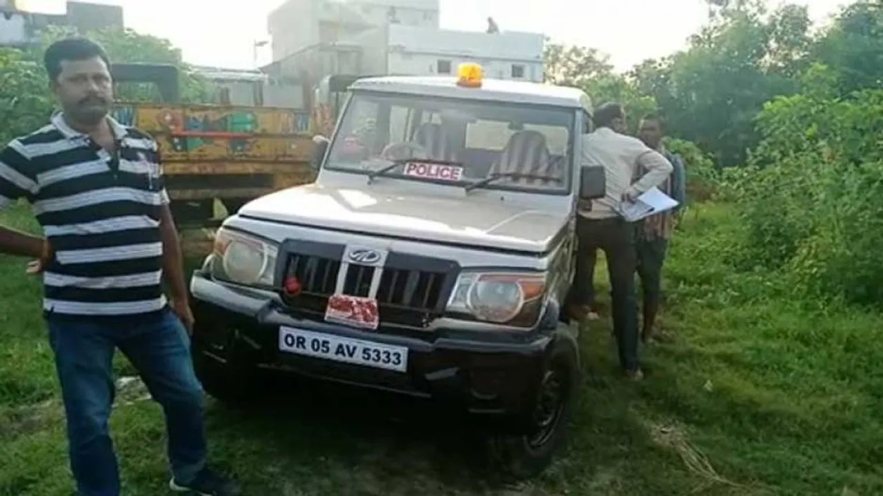 Country liquor shop salesman found dead; murder suspected