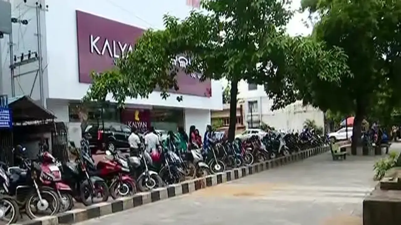 Tea vendor stabbed to death over land dispute in front of DCP office