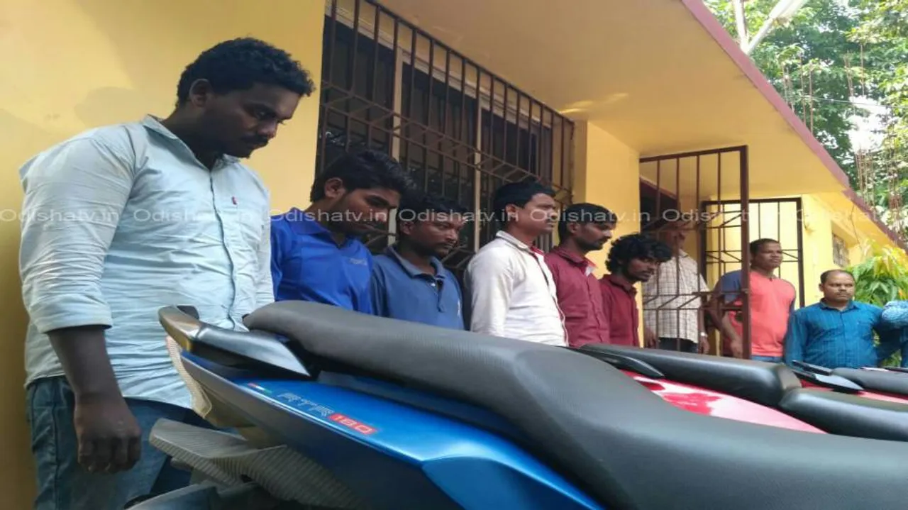 Commissionerate police nabs robbers’ gang