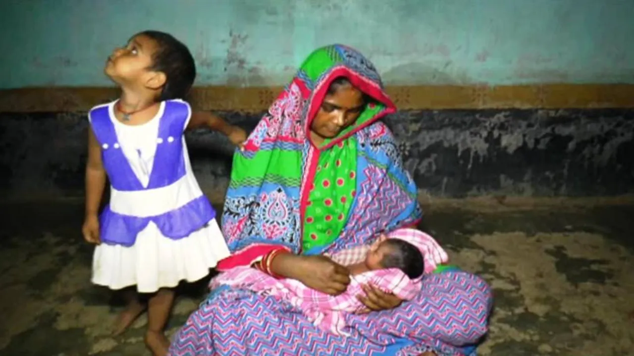 New born girl dumped on roadside, rescued