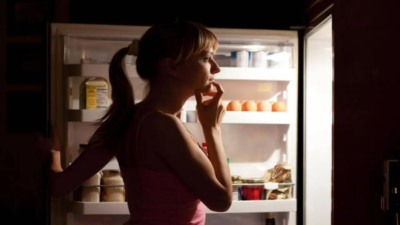 Night time snacking linked with poor sleep, obesity