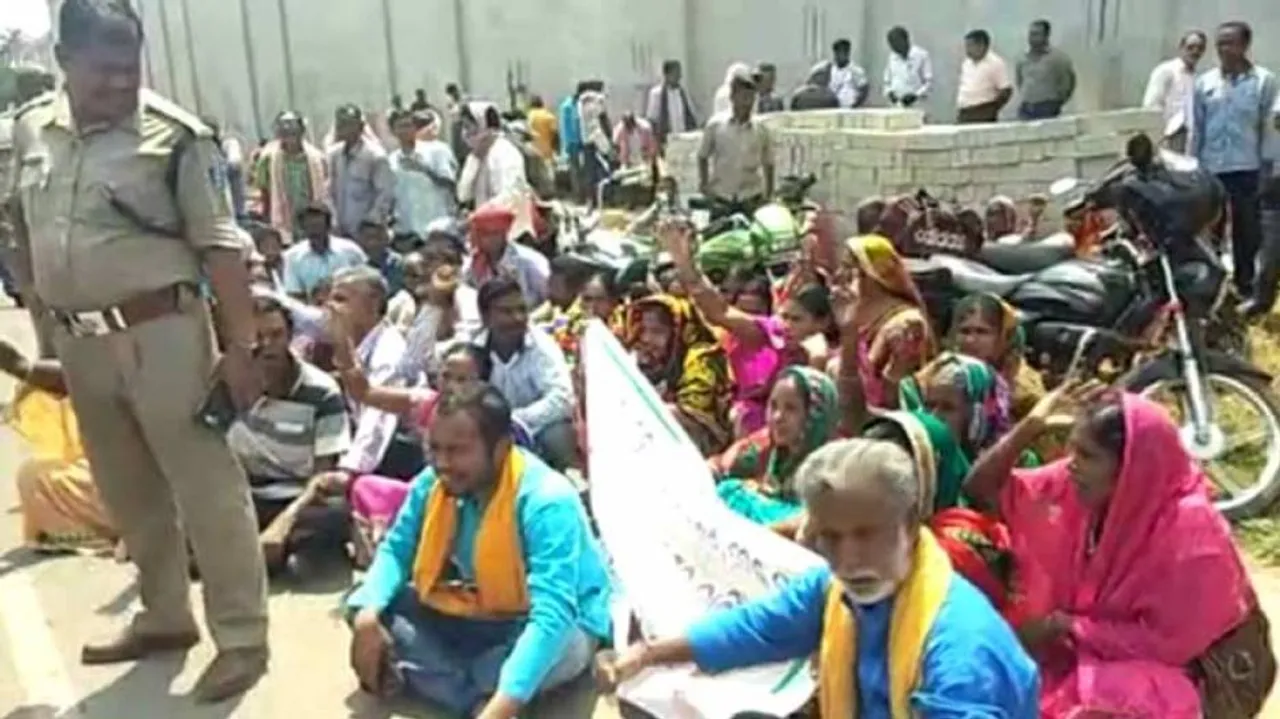 NNKS opposes polling officials; stages dharna outside EVM distribution centre