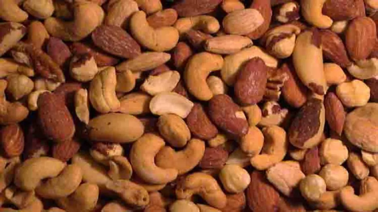 Handful of nuts daily can boost memory in elderly