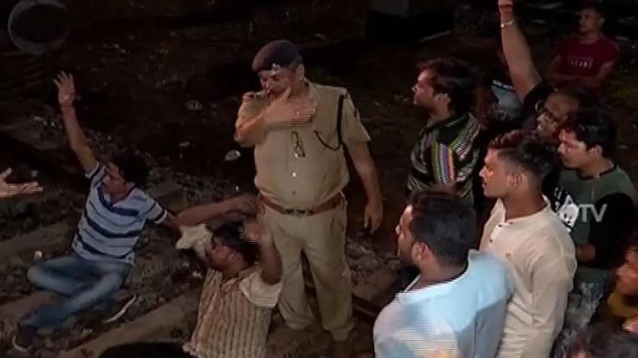 Pondicherry-Howrah Express halted for 5 hrs over ‘cattle smuggling’