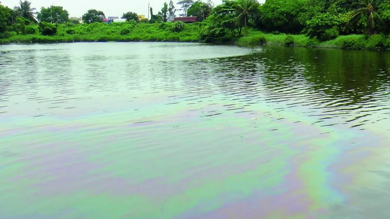 'IOCL' oil spill in Kaudia River: OSPCB begins investigation