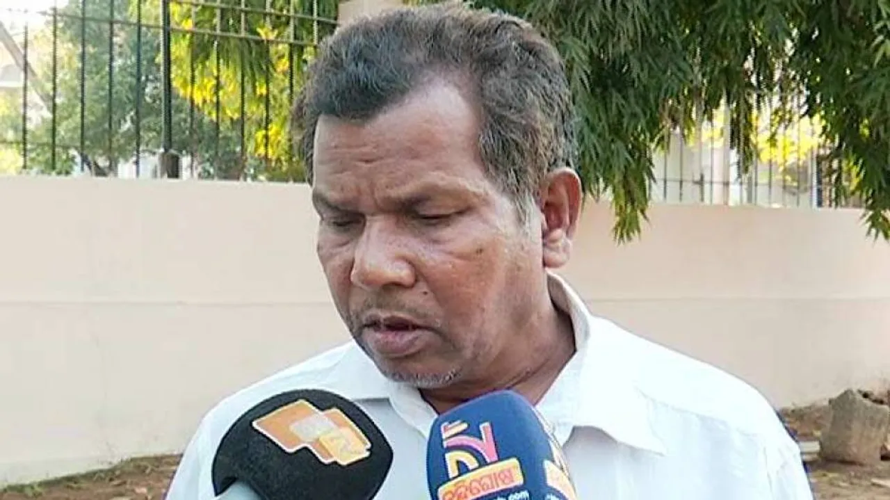 Aadhaar-PAN Linking Fraud: Odisha Man Loses Lakhs Saved For Daughter's Marriage