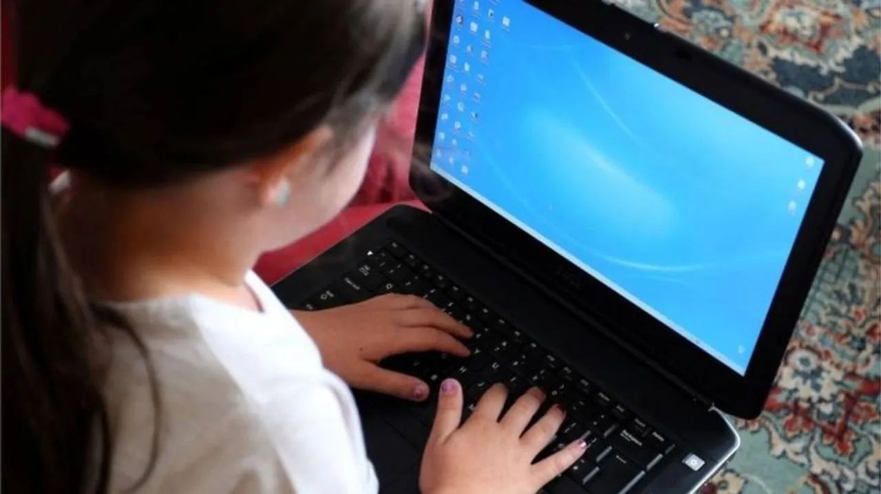 Children consuming online time like junk food: Official