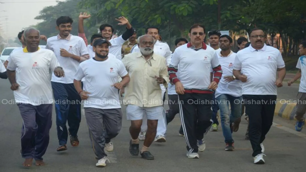 OTV Mini Marathon: Bhubaneswar runs towards life on World AIDS Day