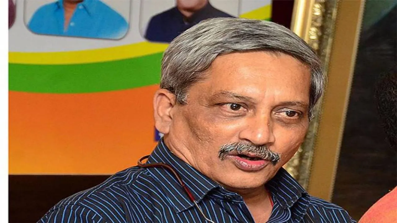 Defence Minister Parrikar steps down to be Goa CM