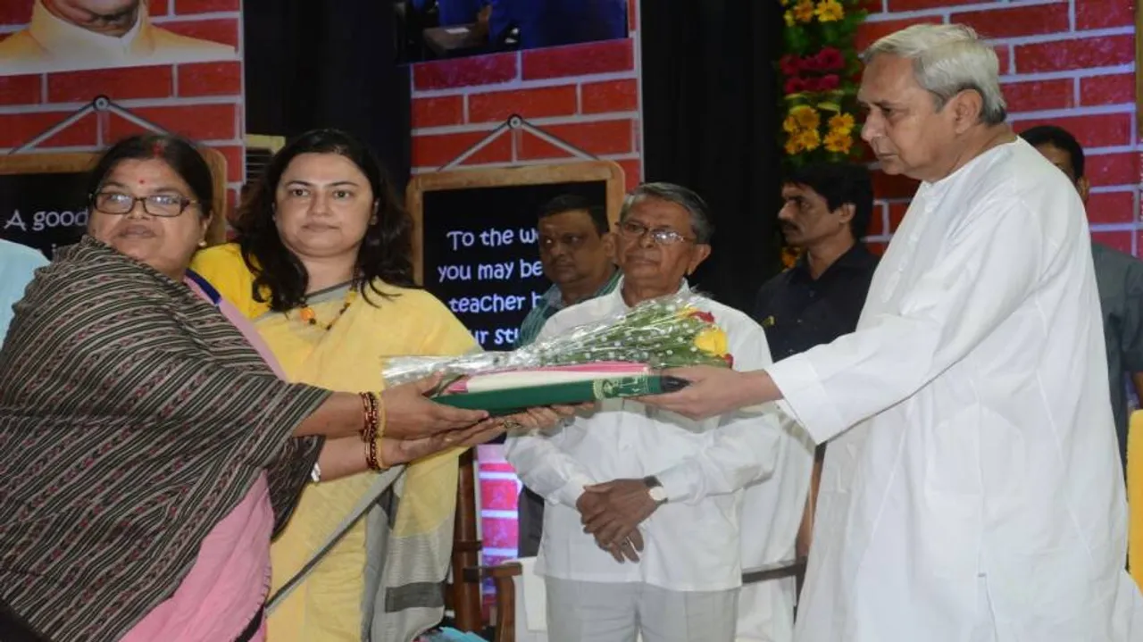 Teachers felicitated by CM on Teachers’ Day