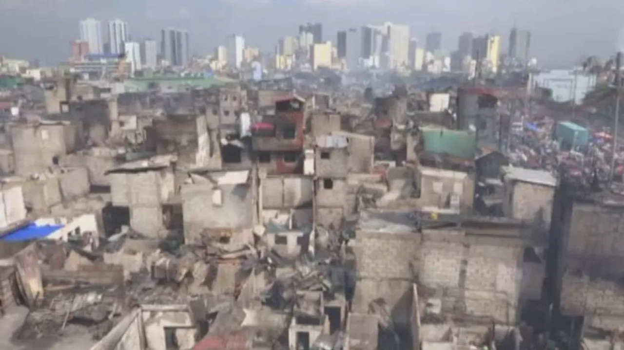 Philippine slum fire leaves thousands homeless