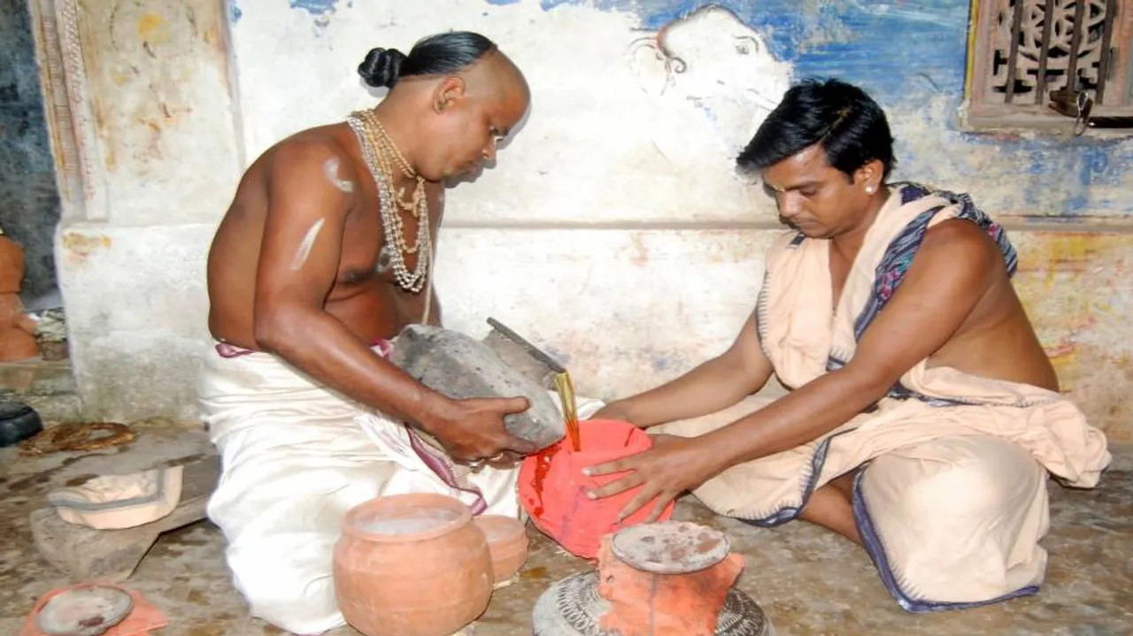 Lord Jagannath treated with Phuluri Tela