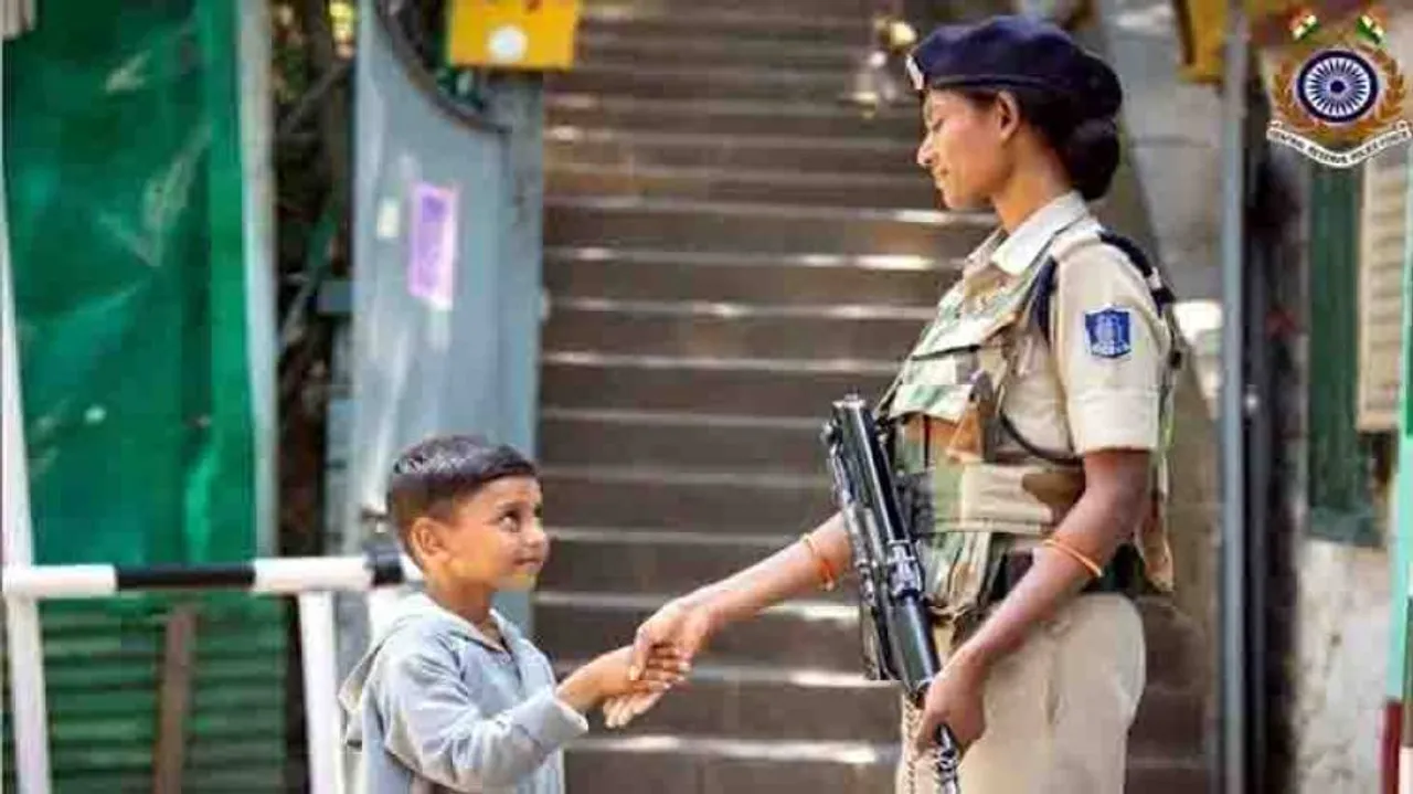 Adorable Photo Of Kashmiri Child Shaking Hands With CRPF Personnel Wins Hearts
