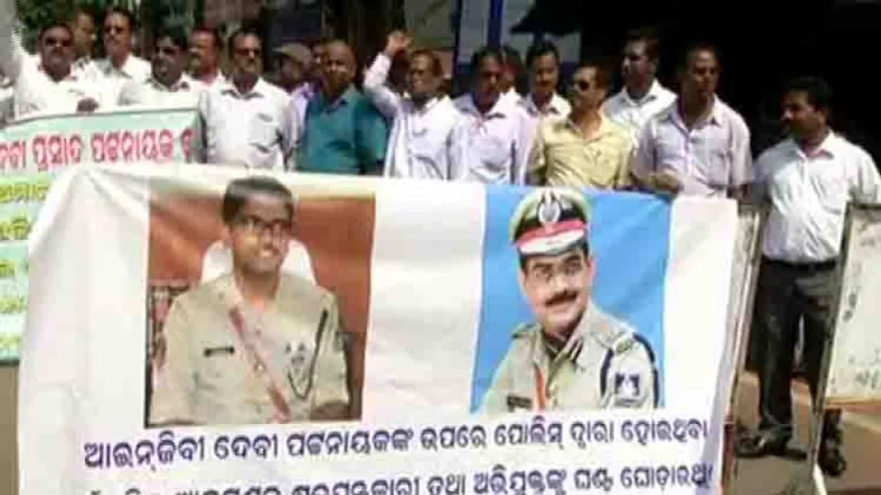 Lawyers-police spat: Orissa HC lawyers threaten to gherao Naveen Niwas