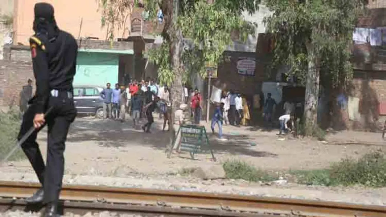 Police injured as Amritsar tragedy protesters take to stone-pelting