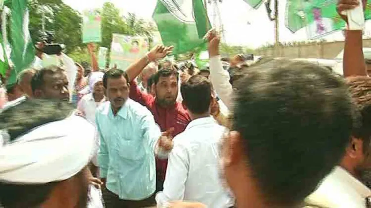 Rift in BJD spills on to streets as party workers clash outside Naveen Niwas