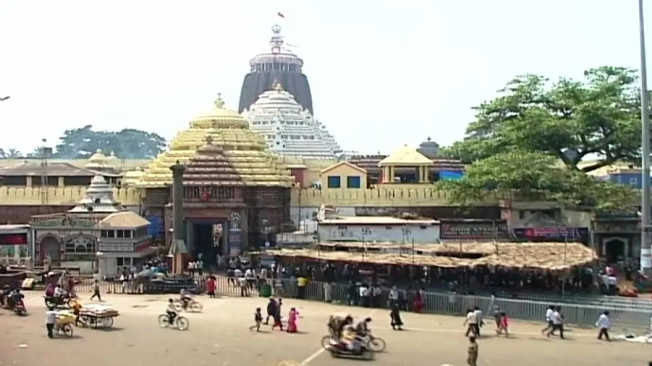 Photos of Jagamohan repair work inside Puri Srimandir go viral