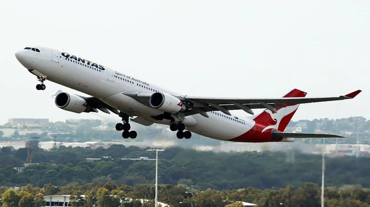 First non-stop Australia-Britain flight lands after 17 hours