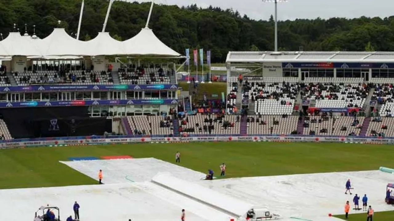 Rain forces South Africa, Windies to split points
