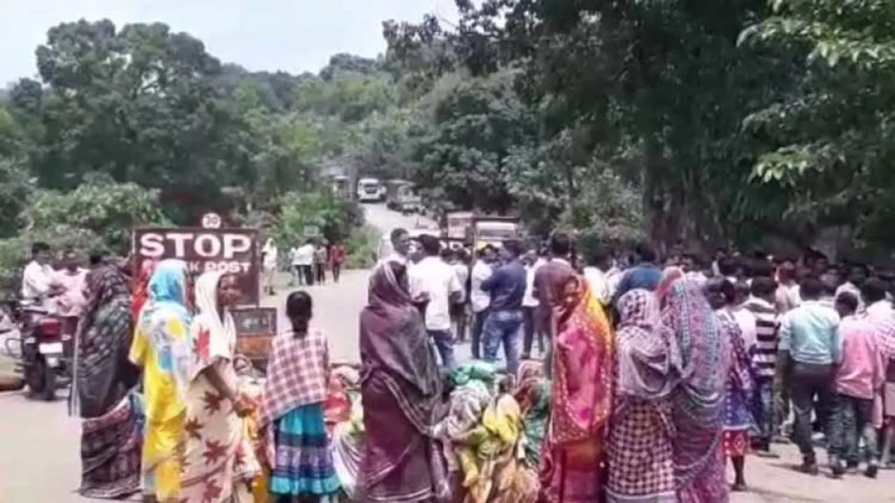 Two killed in road accident in Kandhamal; locals stage road blockade