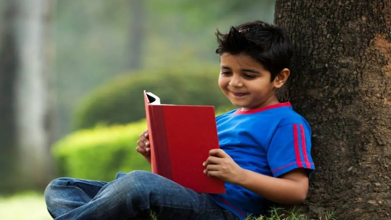 Slow reading speed linked to dry eyes: Study