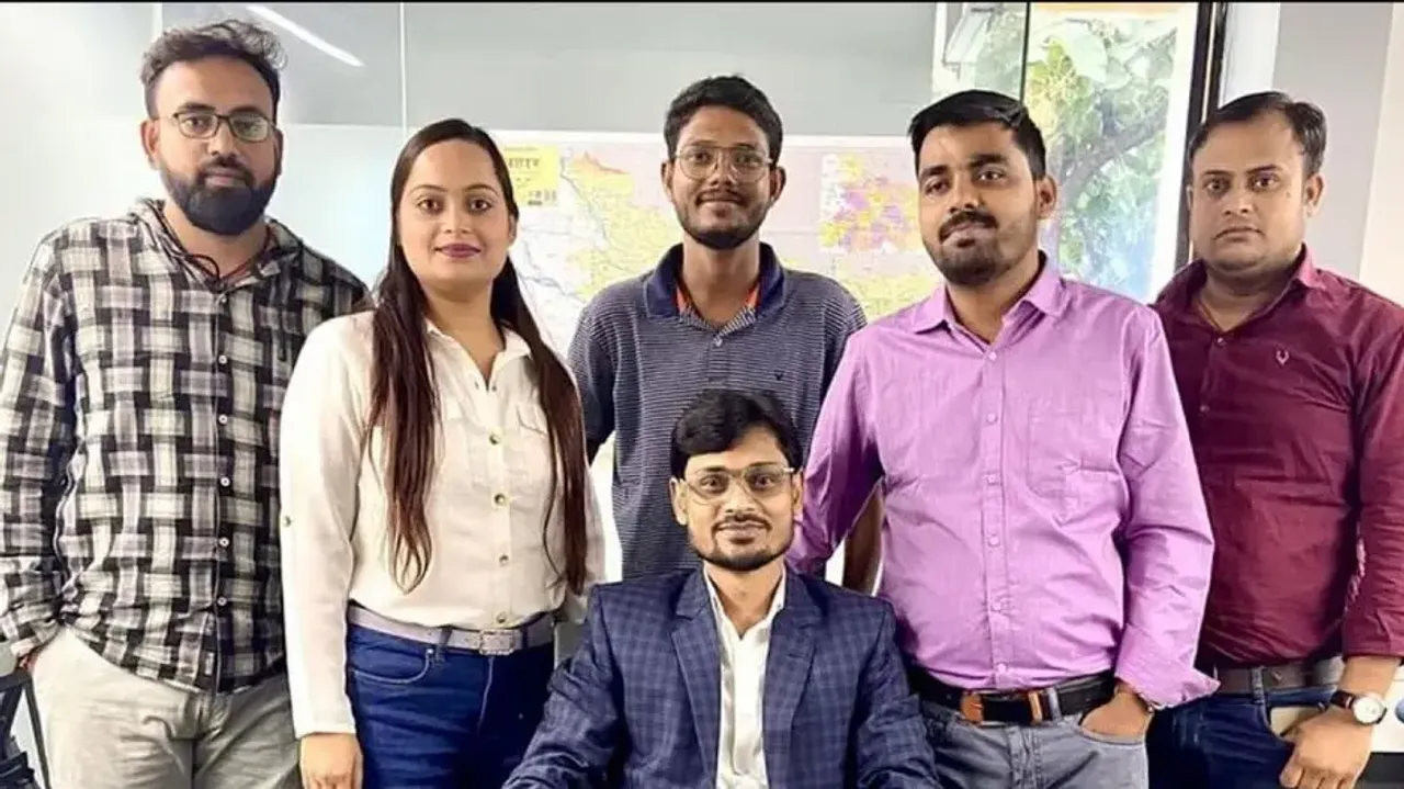 Dilkhush Kumar with his team