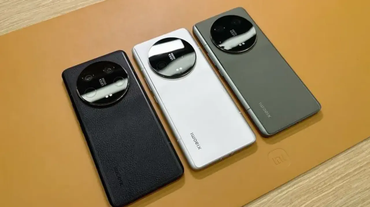 Xiaomi 13 Ultra Launched with Quad camera setup and adding Hibernation mode