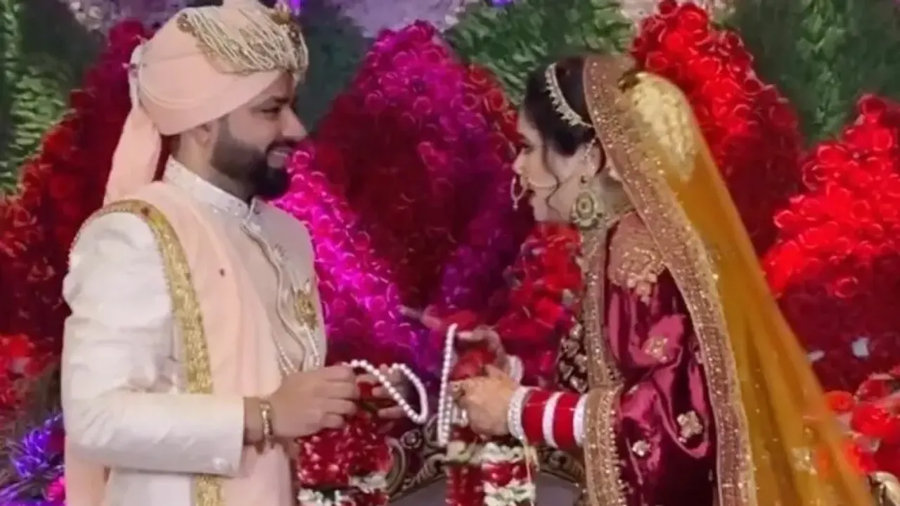 Bride gives 'final warning' to groom before varmala