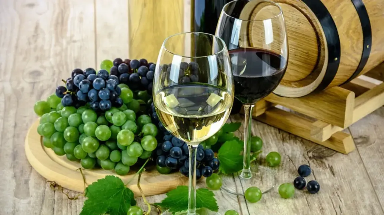 black and green grapes