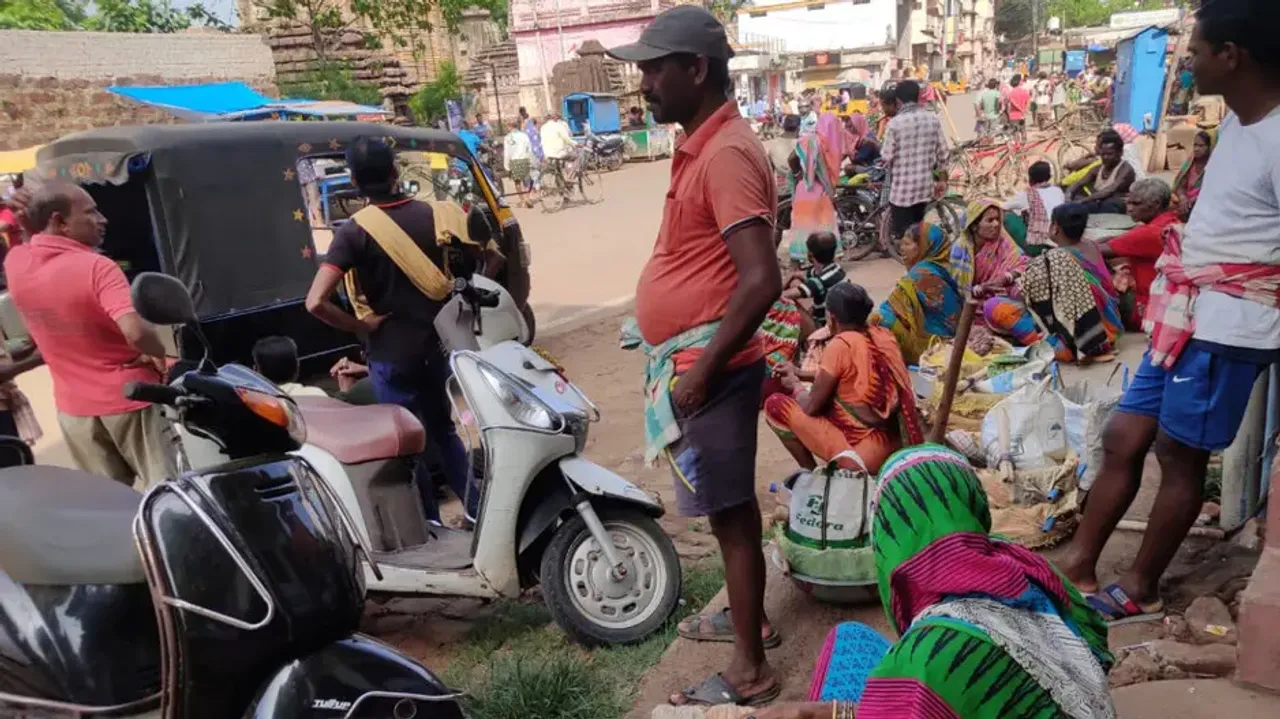 May Day: A sorry tale of labourers who 'sell' themselves in Bhubaneswar markets