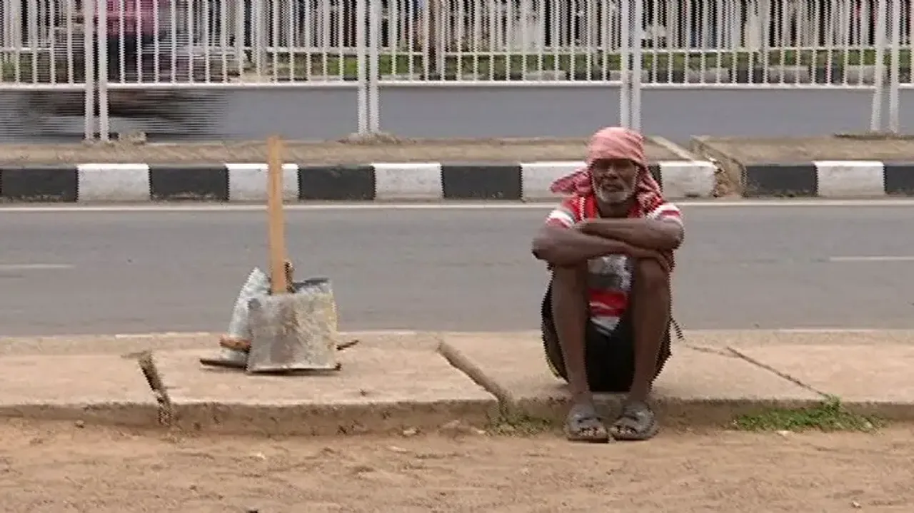 A Daily Wager Waiting On Bhubaneswar Street