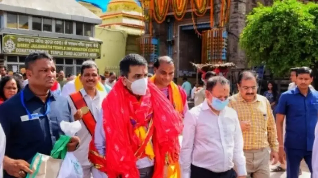 CJI Chandrachud visits Jagannath temple