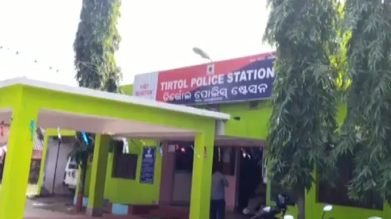 Lady ASI among 2 cops injured in attack in Odisha 