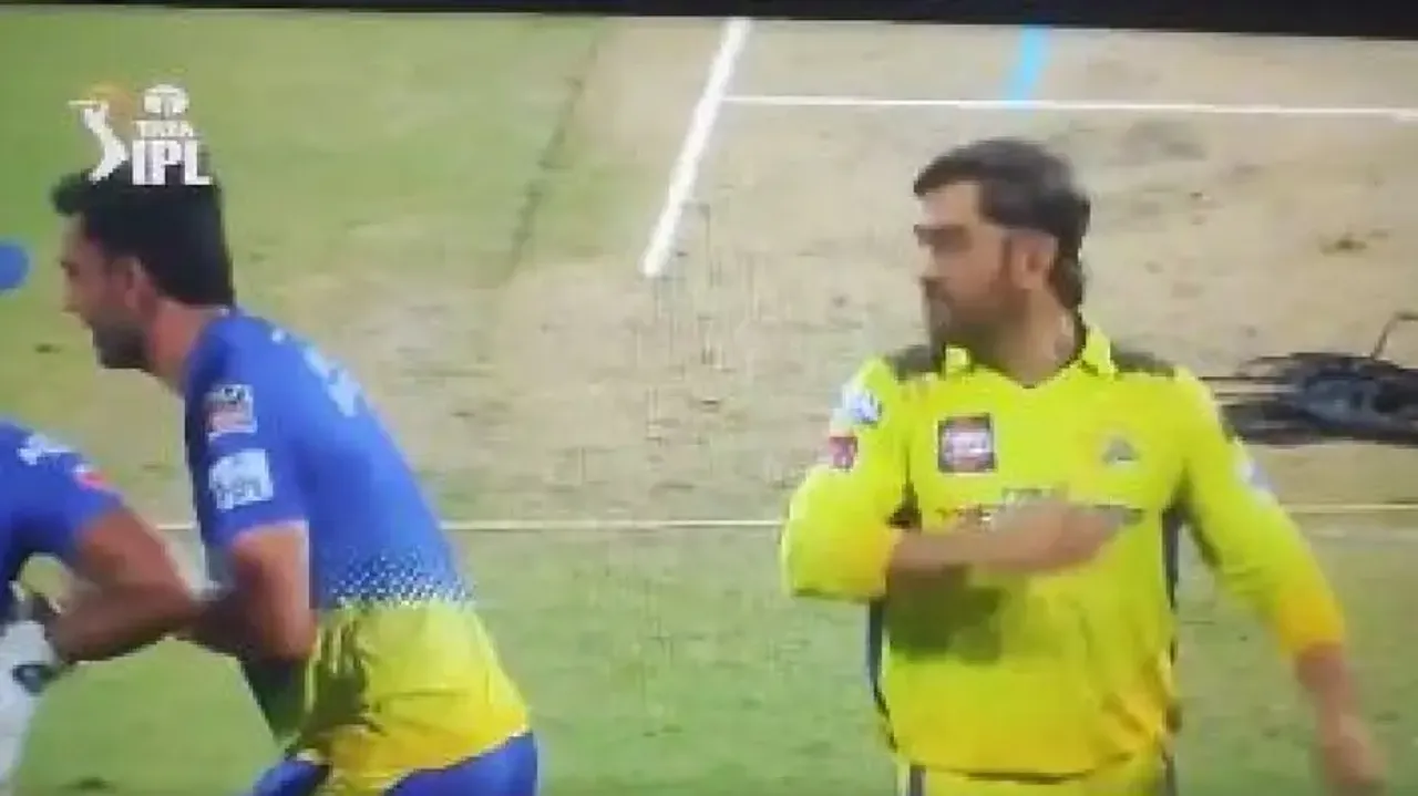 MS Dhoni attempting to slap Deepak Chahar 