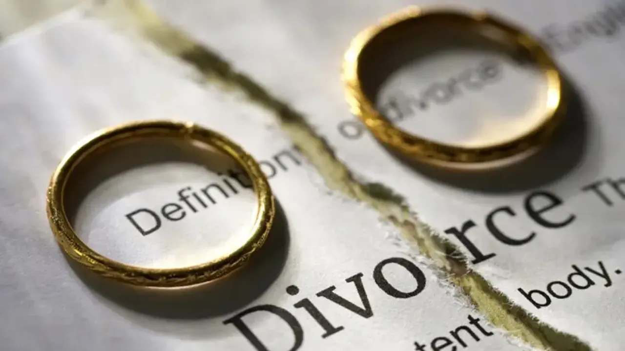 Woman wants divorce photoshoot, regrets for unreasonable refund from wedding photographer