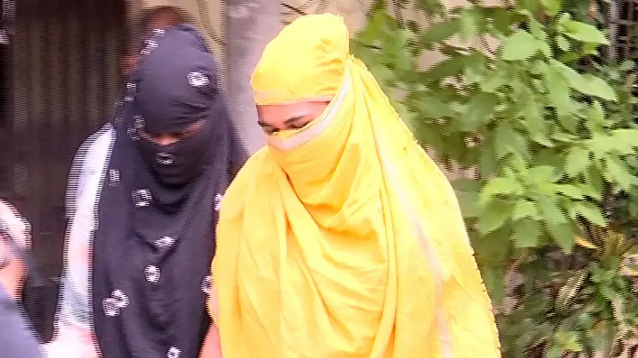 Lady robbers on prowl in Bhubaneswar: 2 women held for loot attempt 