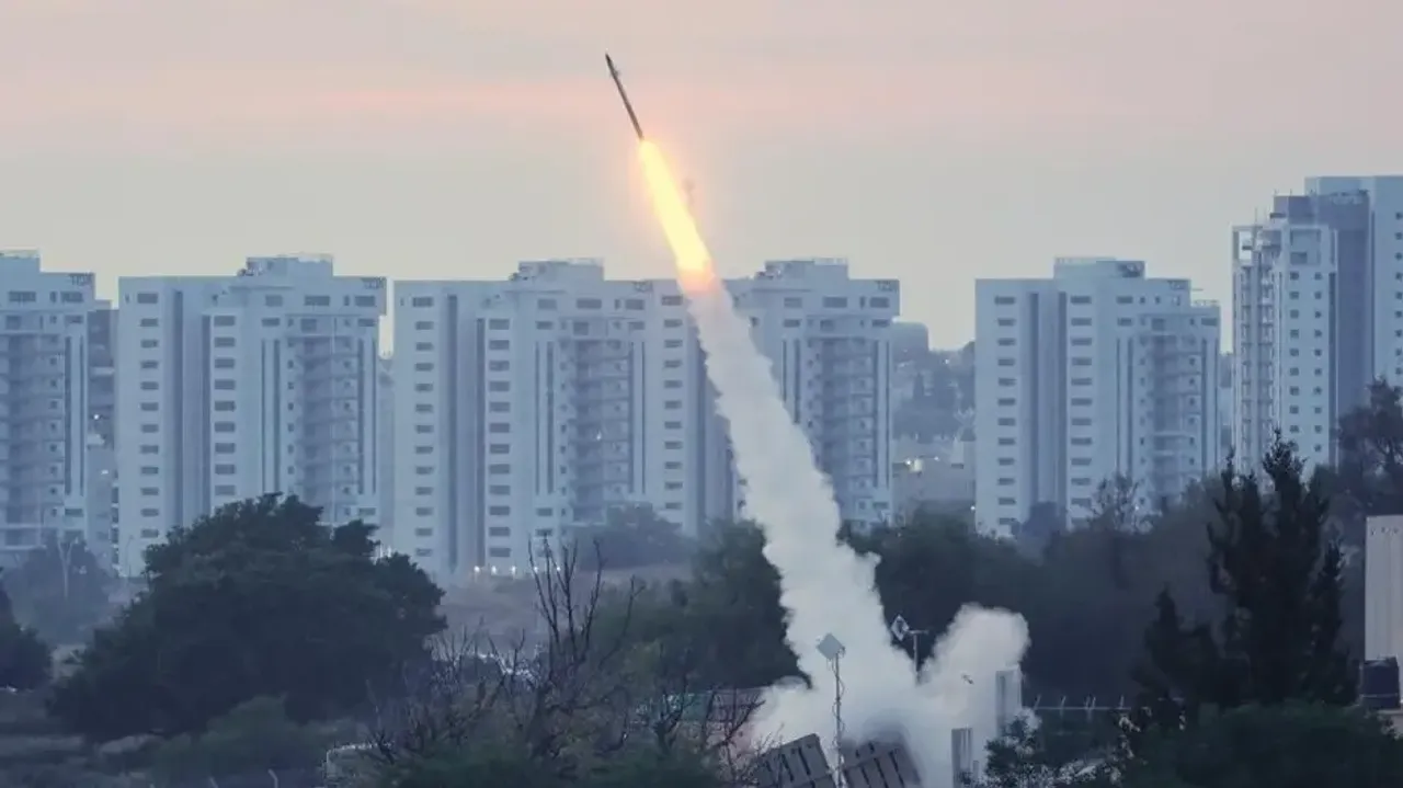 Gaza rocket hits Israel amid fragile truce