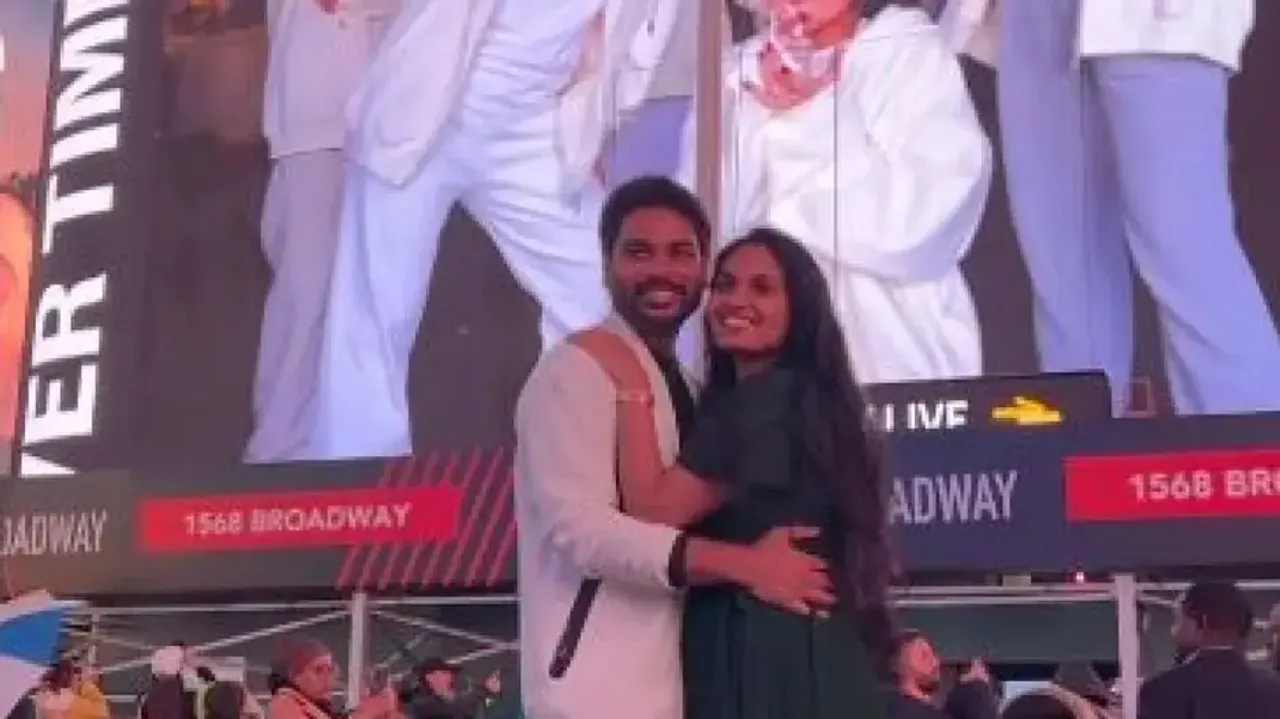 Indian man gives special birthday surprise to girlfriend at Times Square, New York – Watch