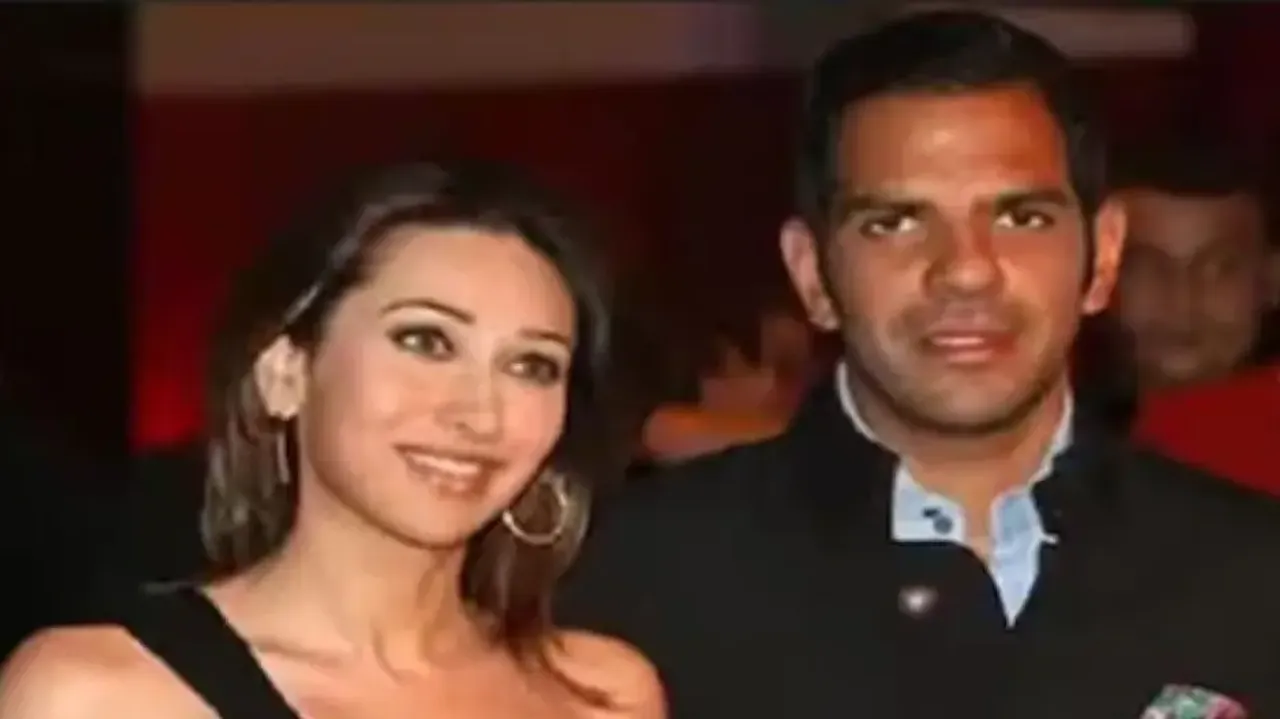 Karisma Kapoor spotted with ex-husband Sunjay Kapur on dinner date