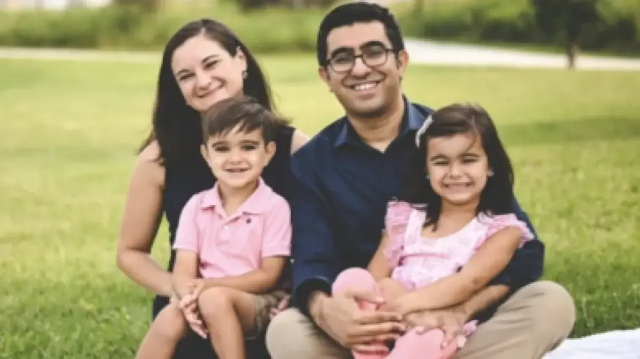 Indian-American announces congressional run from Illinois