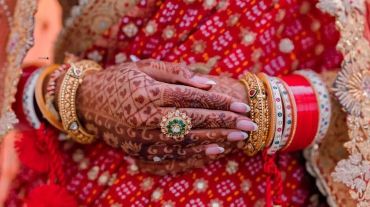Bride elopes with lover