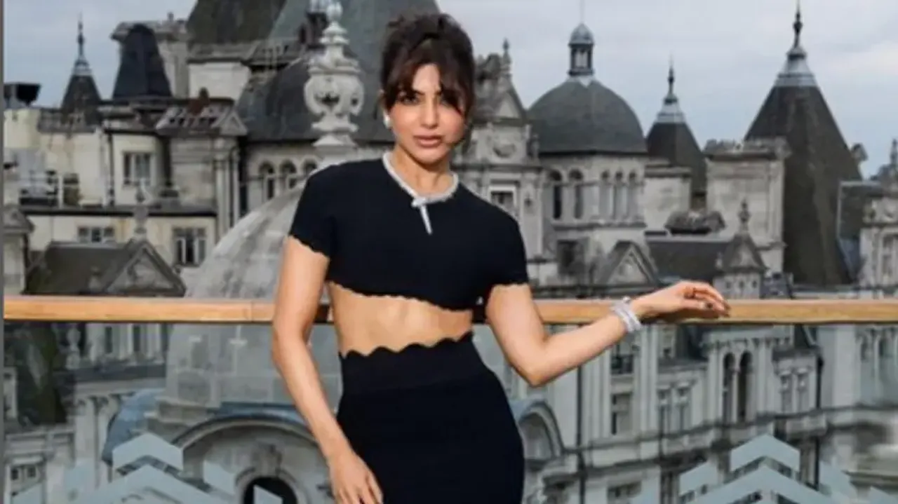 Samantha shares bedroom & bathroom pics from vacation in Turkey 