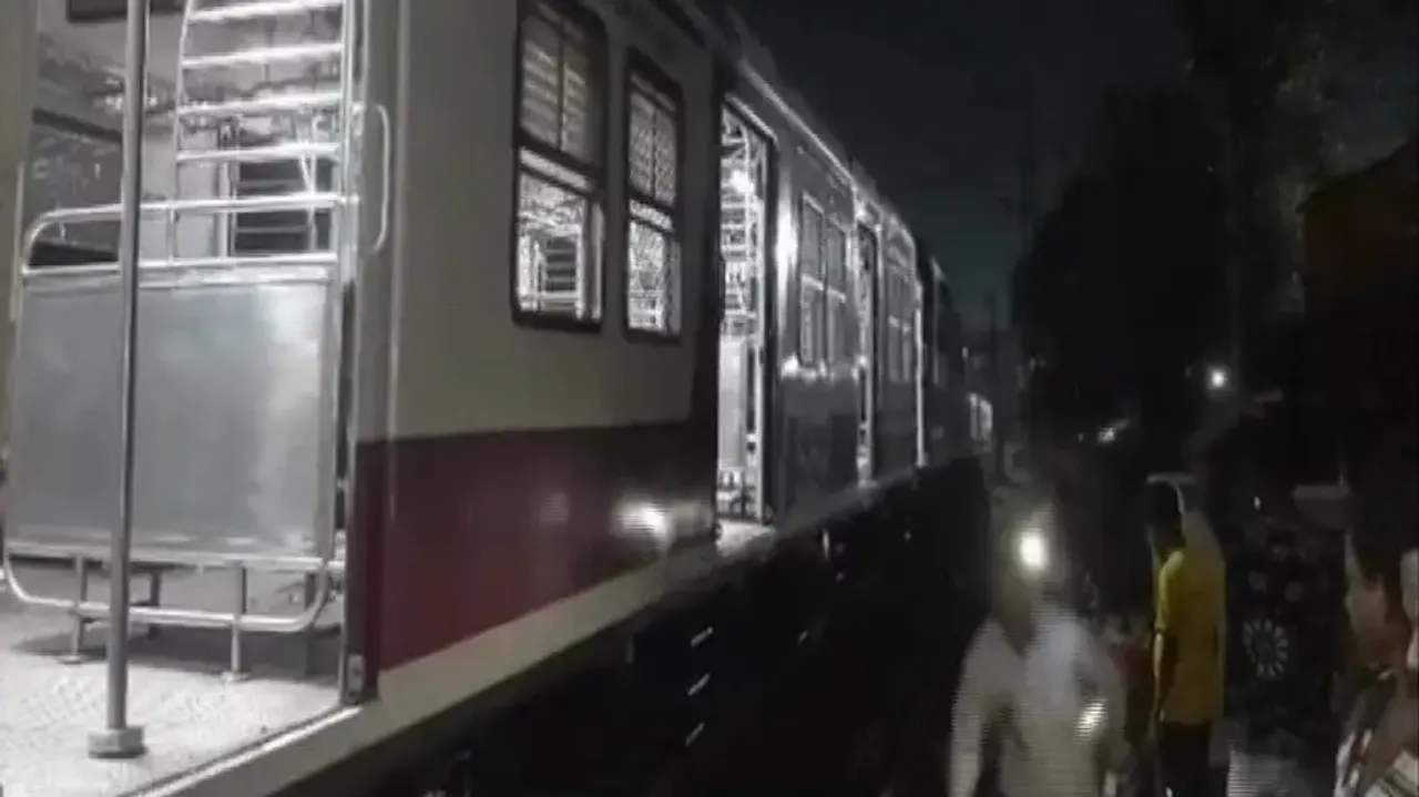 Passenger Train Derails 