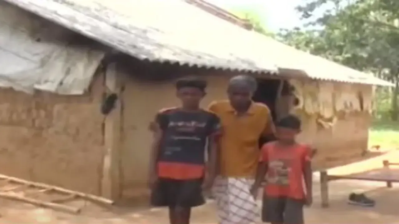 Man nurtures his children like a mother in Mayurbhanj