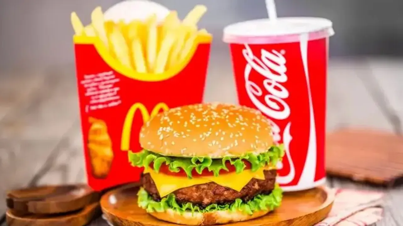 Unique marriage! Bride, groom treat guests to McDonald’s meals in Toronto