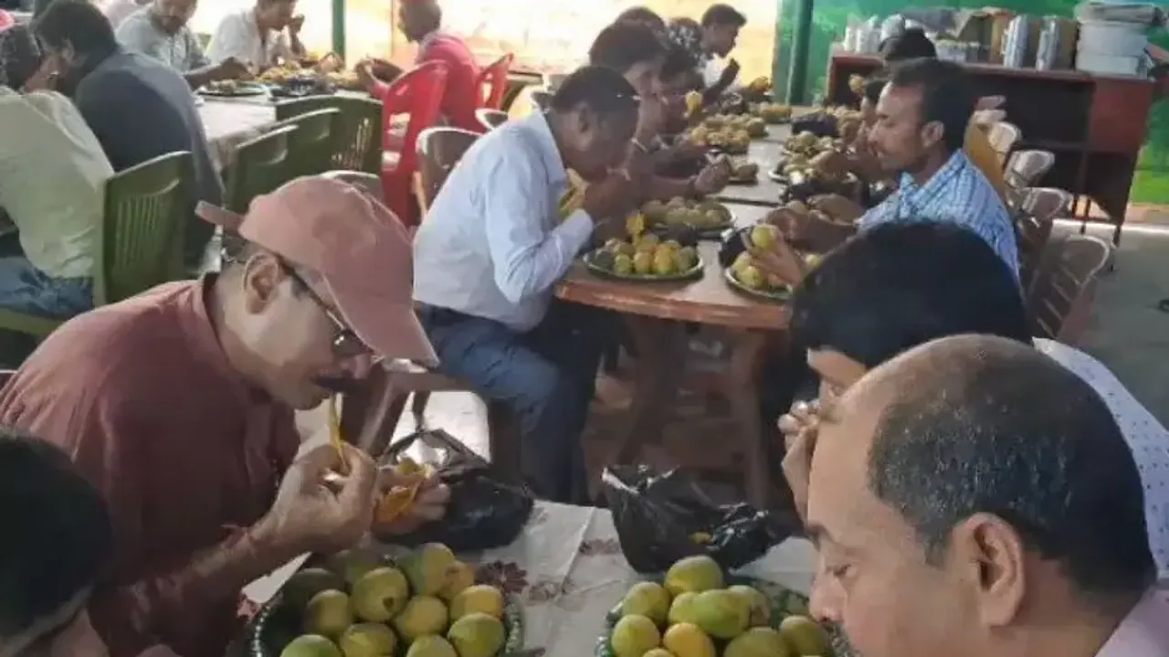 Mango-eating contest organised in Bihar, video leaves internet intrigued – Watch