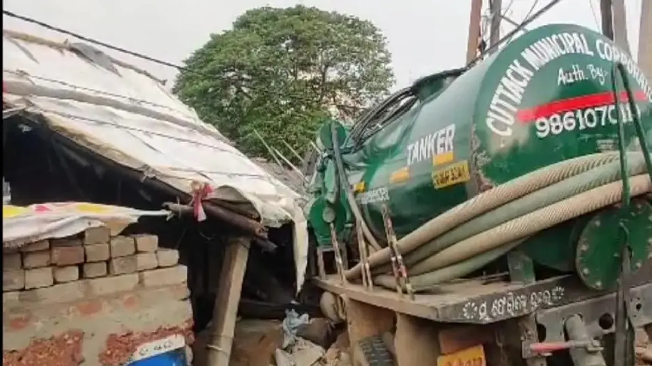 Driver among 2 injured as sewage suction tanker rams into houses in Cuttack slum