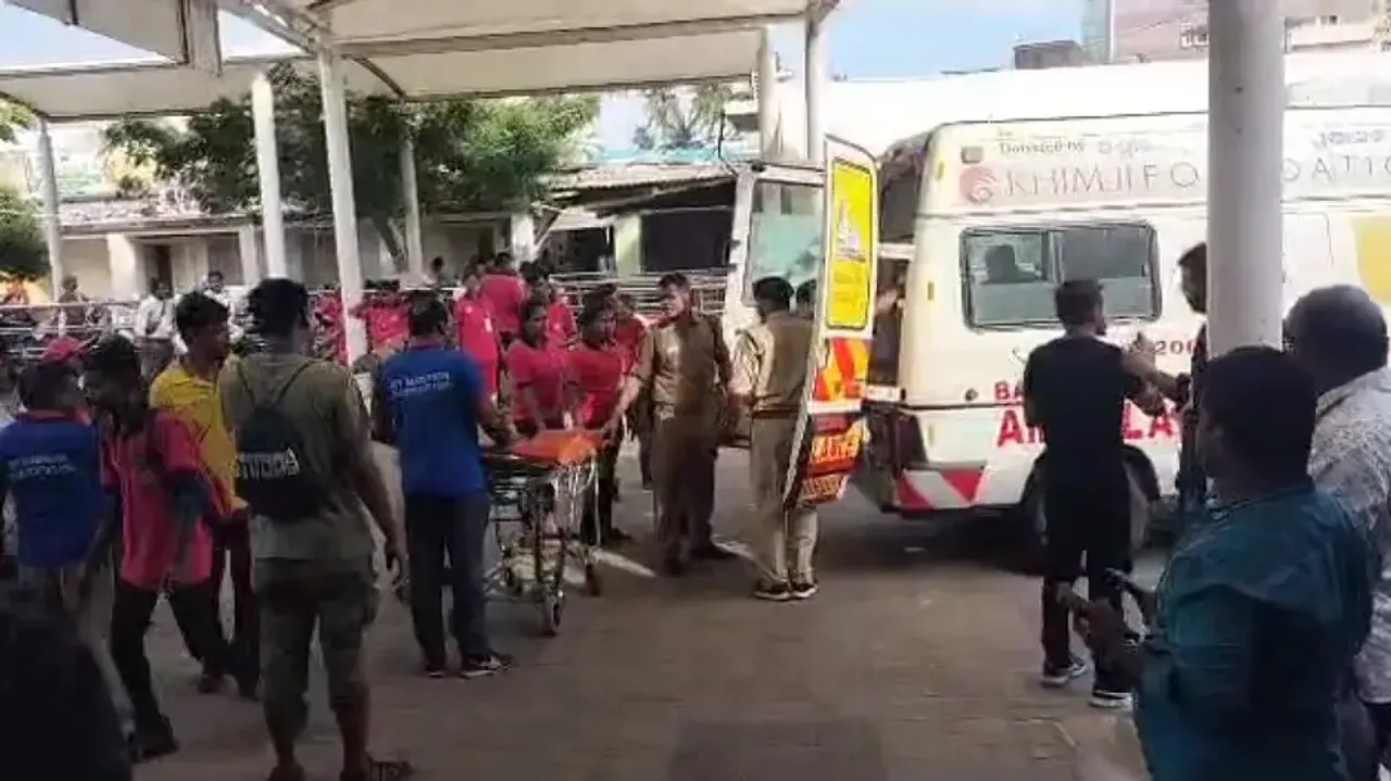 Injured Devotees Being Brought To Puri Hospital