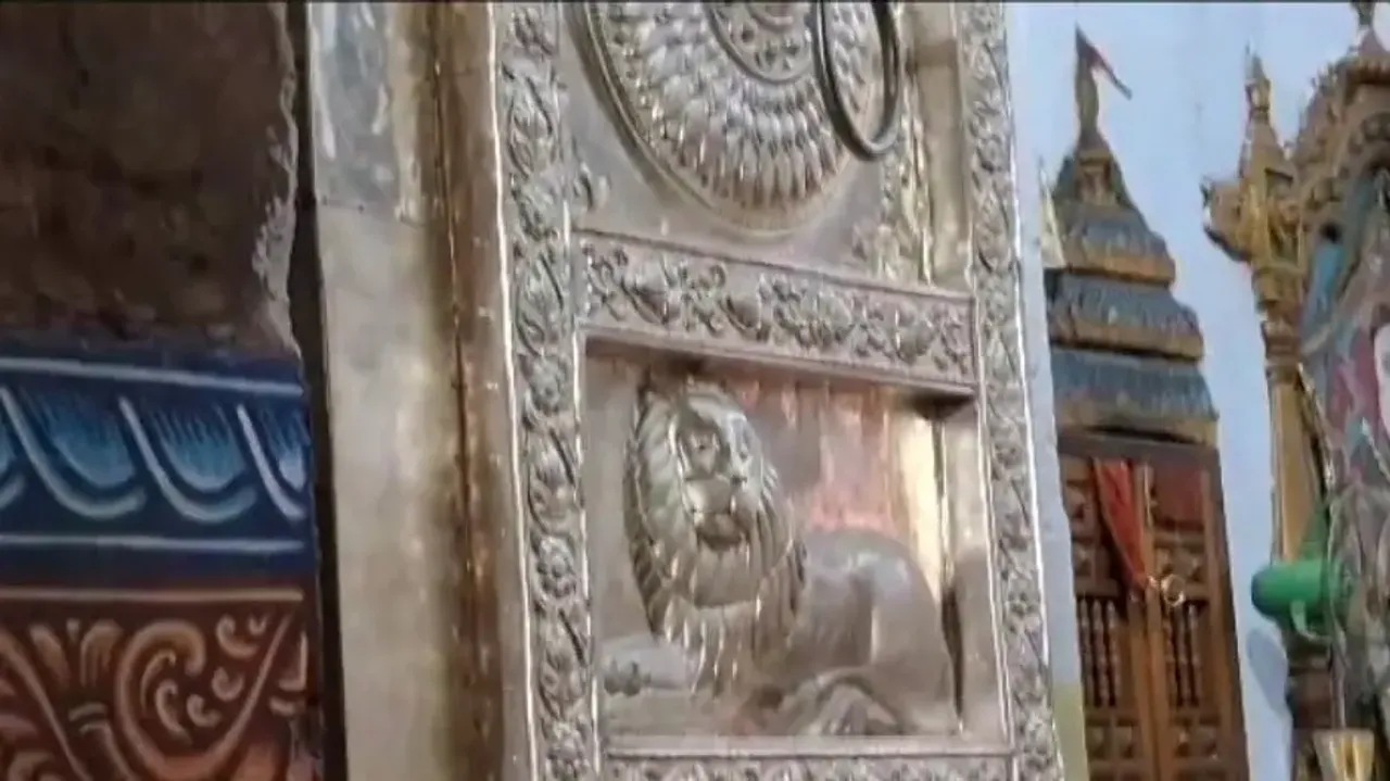Silver cladding of Singhadwar at Puri Srimandir 
