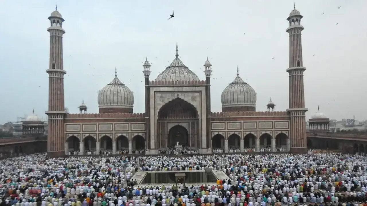 PM Modi, Rahul greet people on Eid-ul-Adha